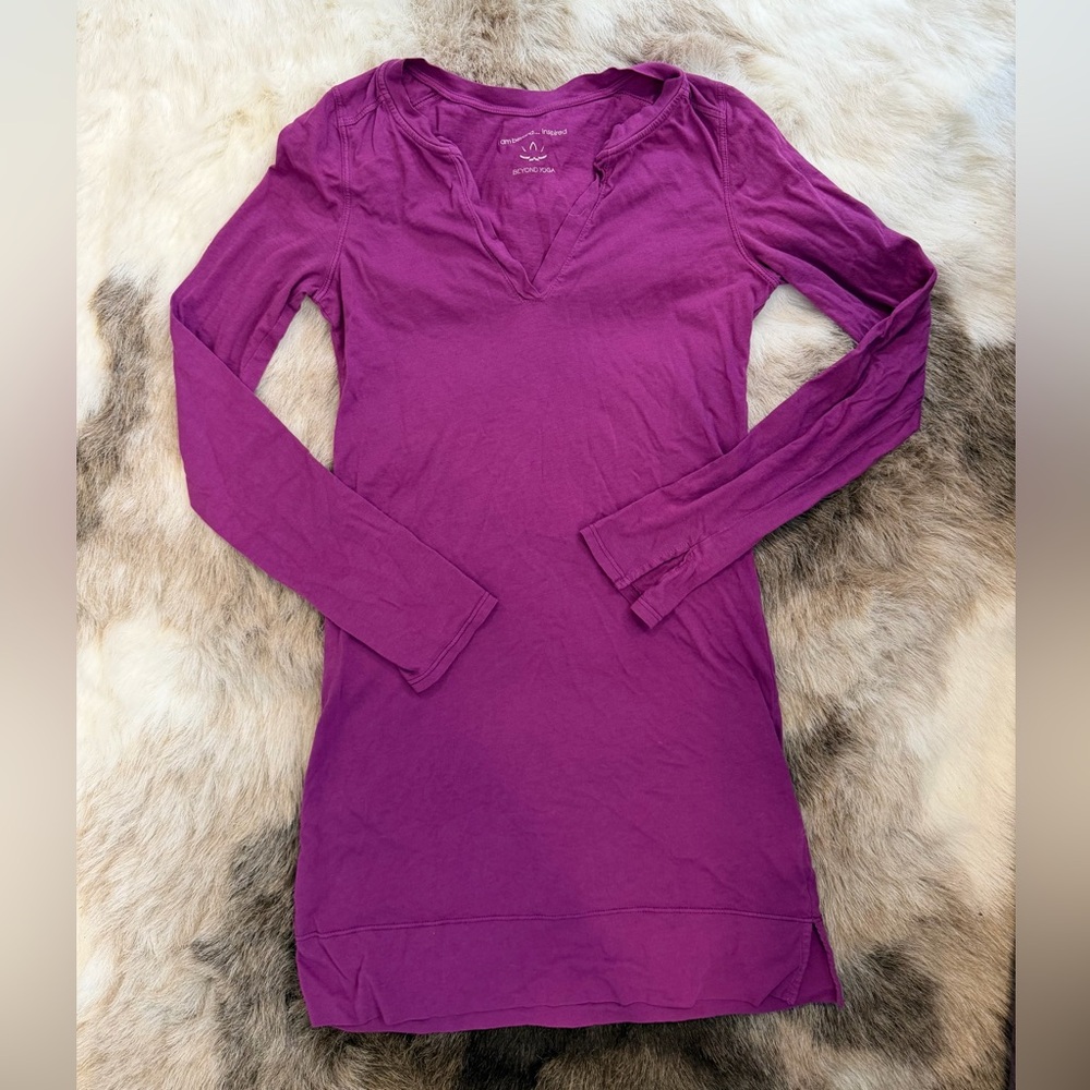 Beyond Yoga Long Sleeve V-Neck Tunic Top magenta purple XS soft Pima cotton